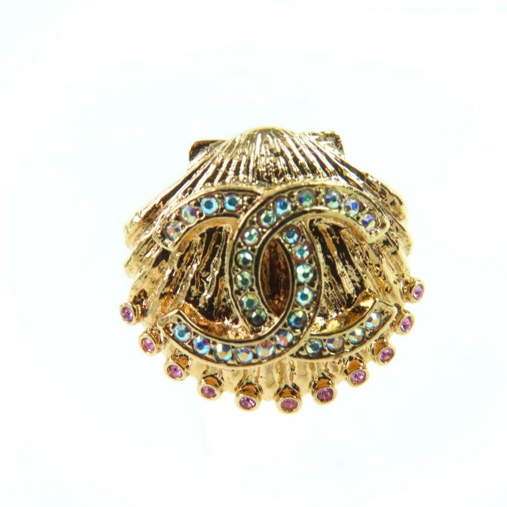 CHANEL Authentic Logo Earrings - Picture 6 of 8